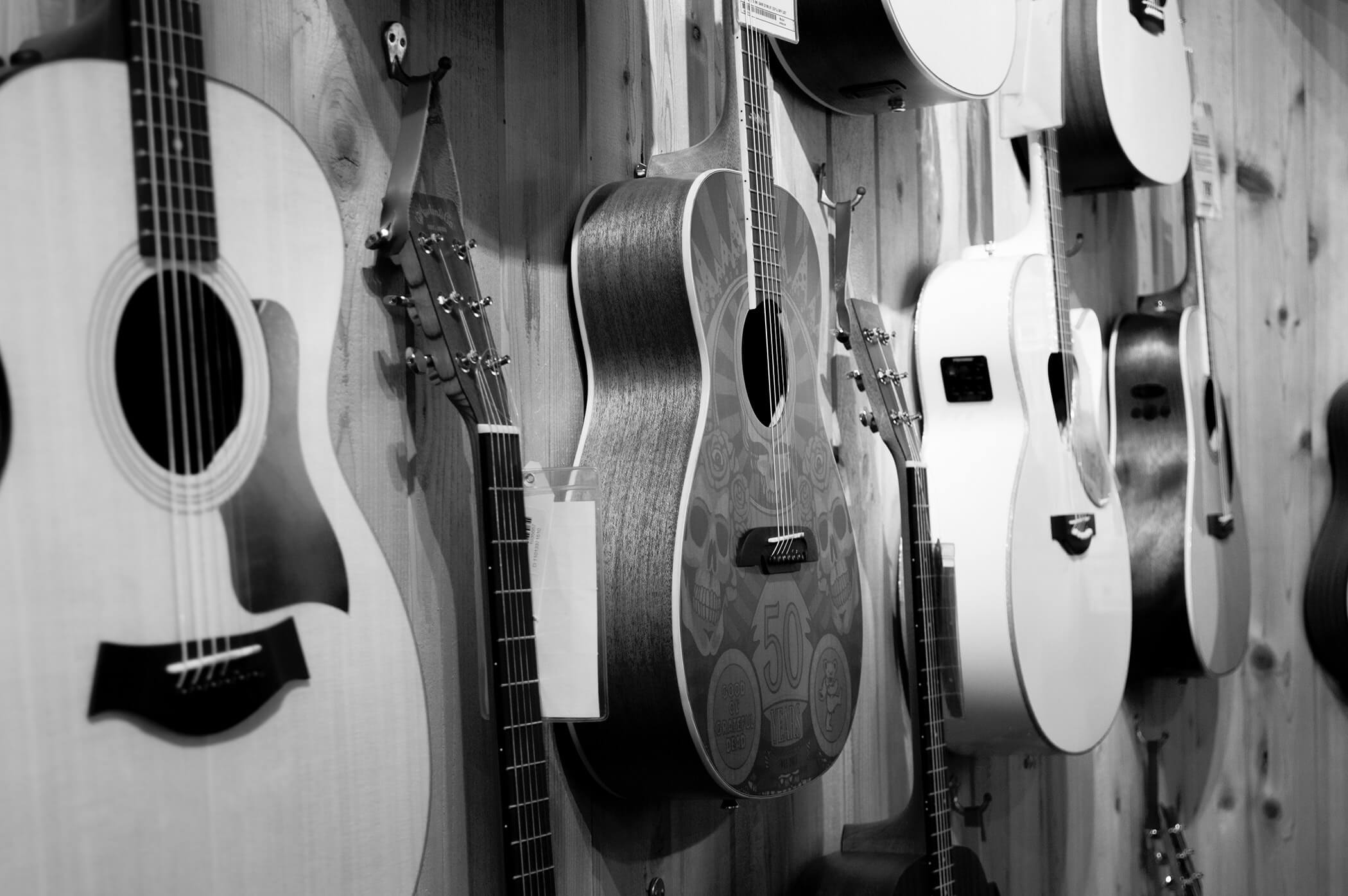 Flamenco Guitar vs. Classical Guitar: Which Is Right for You?